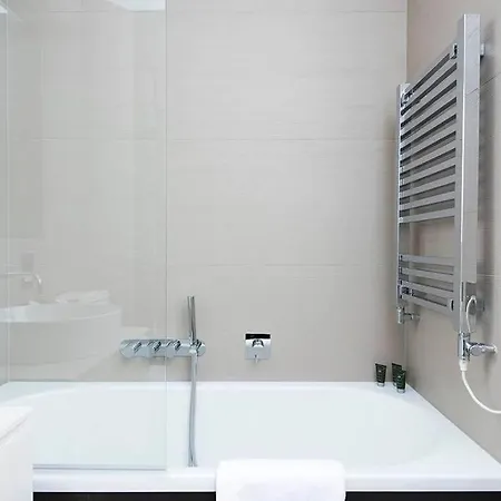 Recently Redecorated Spacious And Modern 1Br Flat In West Londres Exterior foto