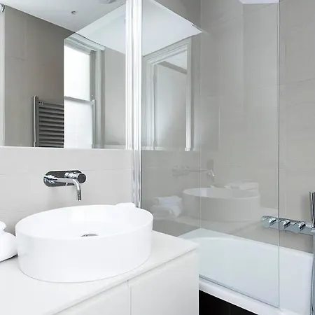 Recently Redecorated Spacious And Modern 1Br Flat In West Londres Exterior foto