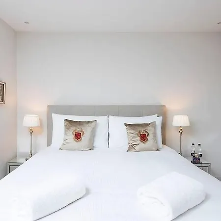 Recently Redecorated Spacious And Modern 1Br Flat In West Londres Exterior foto