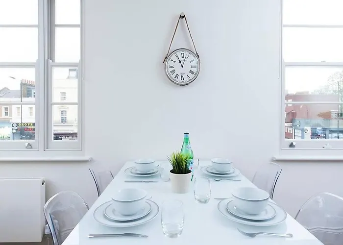 Recently Redecorated Spacious And Modern 1Br Flat In West London